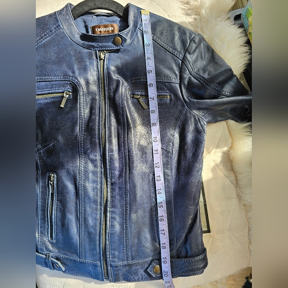 Danier Jacket - Picture 6 of 10